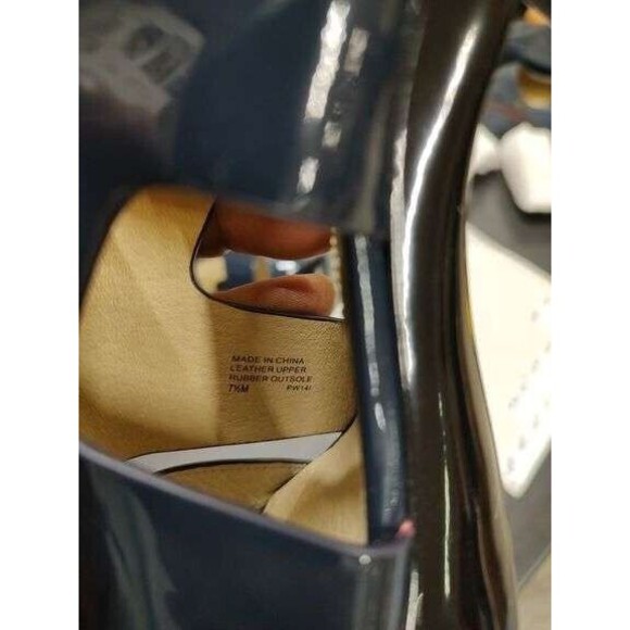 Michael Kors Black/Navy? Patent Leather Peep Toe Heels Gold Hardware Sz 7.5 NWOB - Picture 14 of 14
